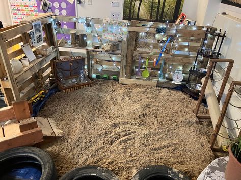 Curiosity Approach Sand Area, Early Years Sand Area, Indoor Sandpit, Sandpit Ideas Childcare, Indoor Sand Area Eyfs, Sand Eyfs, Sand Area Eyfs, Sand Tray Ideas Eyfs, Curiosity Approach