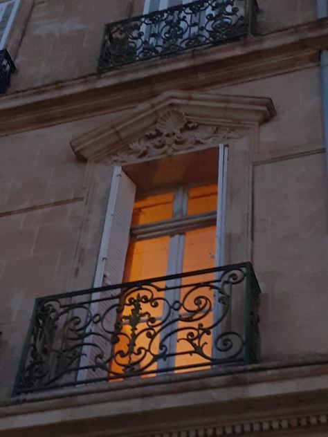 Old Balcony Aesthetic, Balcony Night Aesthetic, Balcony Aesthetic Night, Juliette Balcony, Night Window, House Night, Window Balcony, The Haunting Of Hill House, Juliet Balcony