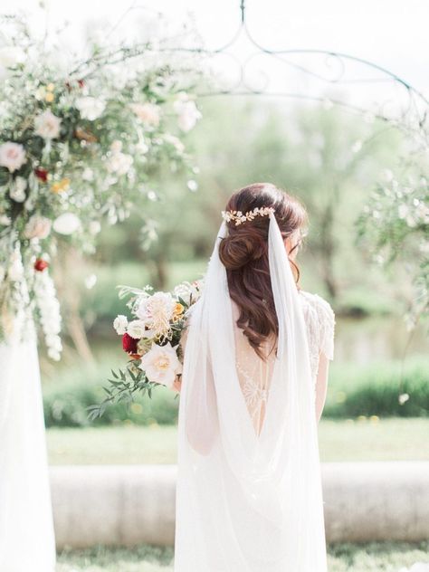 Grecian Wedding Inspired Bridal Shoot | Nearly Newlywed Blog Wedding Blog Draped Veil, Grecian Wedding Dress, Grecian Wedding, Draping Wedding, Bohemian Weddings, Wedding Dress Store, Hollywood Wedding, Themed Weddings, Wedding Inspired