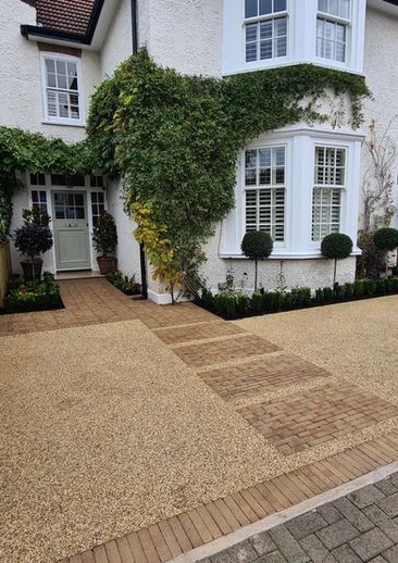 Portfolio (Title) No Grass Front Garden Uk, 1930s House Exterior Uk, Circular Lawn, Resin Driveway, Cedar Shingle Roof, Front Gardens, Front Garden Landscape, Exterior Inspiration, Bungalow Renovation