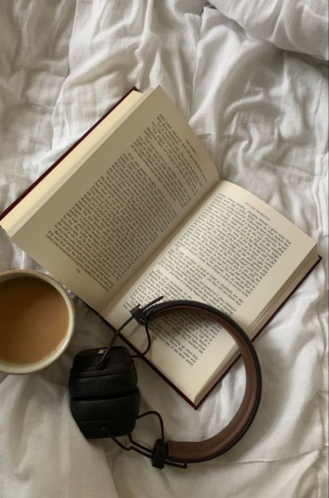 Reading Motivation, Coffee Music, Academic Motivation, Studying Inspo, A Cup Of Coffee, Coffee And Books, School Motivation, Autumn Aesthetic, Book Girl