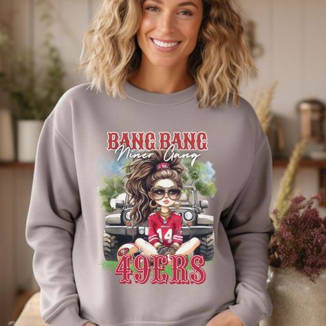 🏈🏈BANG BANG NINER GANG🏈🏈 We have tees, hoodies, sweatshirts, and more... Come see us at www.darlindelaneys.com for more like this.. #49ers #49ers4life #49ersnation #49ersfootball #49ersfaithful #49ersEmpire #49ers #49ersfan #49ersGang #49ersnation Bang Bang Niner Gang, 49ers Nation, 49ers Fans, 49ers Football, Bang Bang, Bangs, Sweatshirts, Quick Saves