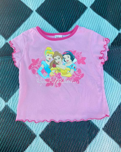 Vintage Disney Princesses Baby Tee 👑 🩷 Tagged 3T Tiny untreated mark on front (have not washed) BIN 20 ✅Venmo/Zelle/PayPal accepted ✅ ‼️Payment due within 2 hours of me contacting highest bidder (exceptions made for drastically different time zones)‼️ ❌Bidding/Claiming and then ghosting or non payment will result in blocking (please do not waste my time) ❌ 📦US shipping starts at $5 and items are shipped within 5-7 business days📦 Vintage Disney Princess, Ariel Wedding, Disney Princess Babies, Vintage Kids Clothes, Highest Bidder, Clothes Vintage, Princess Belle, Girlie Style, Pinky Promise