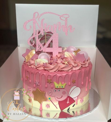 Peppa Pig cake💗💗… Peppa Pig Birthday Party Cake, George Pig Cake, Bolo Da Peppa Pig, Pig Cake Topper, Peppa Pig Balloons, Peppa And George, Peppa Pig Cake Topper, Peppa Pig Birthday Cake, Pig Birthday Cakes