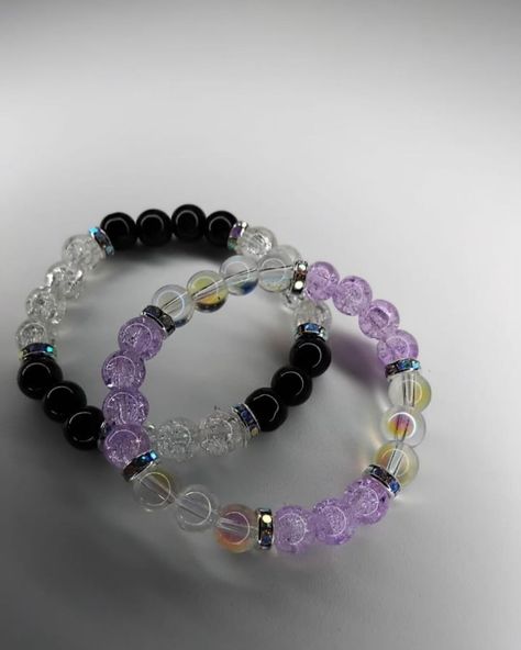 Ethereal Glow Bracelets💜🖤 Elegant and luminous, these bracelets combine soft lilac, clear crystal, and bold black beads, creating a perfect harmony of light and strength. Add a touch of brilliance to your everyday style☁️🫧 If viewing follows:@marbles_treasuree for more styles & accessories!🌸beaded bracelets, necklaces,rings, and anklets.🫶🫶 IG:@marbles_treasuree Tik tok:marblestreasuree Now available 📍 Elegant Beaded Bracelets, Crystal Bracelet Ideas, Purple Bracelets, Bracelets Elegant, Marble Bracelet, Glow Bracelets, Bracelets Ideas, Kandi Bracelets, Purple Bracelet