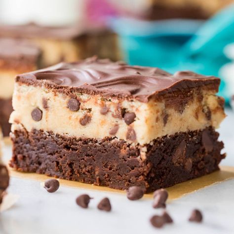 Cookie Dough Brownies Sugar Spun Run, Cookie Dough To Eat, Edible Cookie Dough Recipe, Cookie Dough Dip, Cookie Dough Brownies, Cookie Dough Bars, Chocolate Chip Brownies, Raw Cookie Dough, Cookie Dough Bites