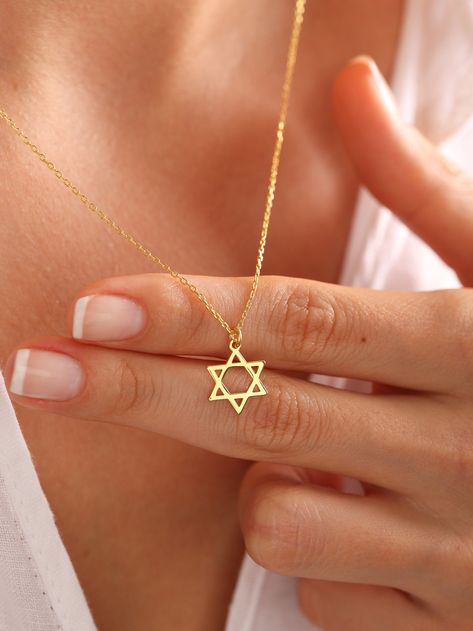 Jewish Star Necklace, Star Of David Necklace, Pretty Jewelry Necklaces, Jewish Star, Necklace Star, Jewish Jewelry, Star Of David, Gold Star, Rose Gold Necklace