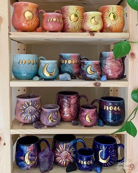 Ceramic Mug Art Ideas, Ceramics Mug Ideas, Glaze Ideas Ceramics, Ceramic Mugs Ideas, Cool Color Combos, Cool Pottery, Beautiful Mugs, Be My Last, Keramik Design