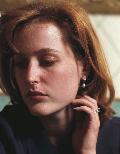 Gillian Anderson Caroline Dhavernas, Netflix Drama Series, Scully Mulder, Patrick O'brian, House Of Mirth, Stella Gibson, The House Of Mirth, Mulder And Scully, Mulder Scully