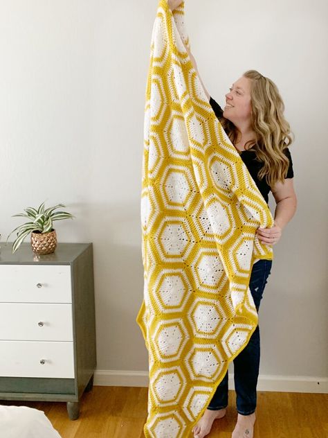 Meghan Makes Do Crochet Blanket Hexagon, Hexagon Afghan, Crochet Hexagon Blanket, Hexagon Blanket, Blanket Pattern Crochet, Corner To Corner Crochet, Yellow Crochet, Modern Crochet Patterns, Crochet Hexagon