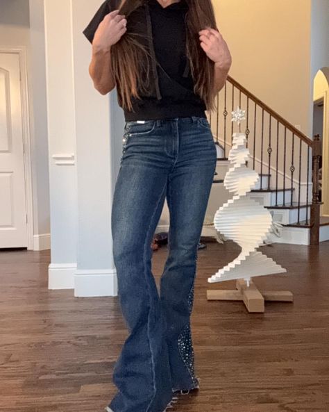 *** NEW Judy Blue Rhinestone Flares *** These are my new faves and are selling fast at our Painted Tree locations. https://glitterdixie.com/products/judy-blue-dark-wash-rhinestone-flares Introducing our Just Blue Jeans, the perfect addition to your wardrobe. These jeans are designed to provide a perfect fit, ensuring that they will look great on you. The dark wash of the jeans gives them a classic and timeless look that can be paired with a variety of tops and shoes. The jeans feature rh... Blue Rhinestones, The Jeans, Blue Dark, Bell Bottoms, Flare Jeans, Blue Jeans, Looks Great, Perfect Fit, Sparkle