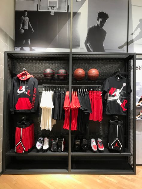 Athletic Store Design, Basketball Store, Shoe Store Design, Clothing Store Displays, Retail Store Interior Design, Clothing Store Interior, Clothing Store Design, Retail Store Interior, Boutique Display