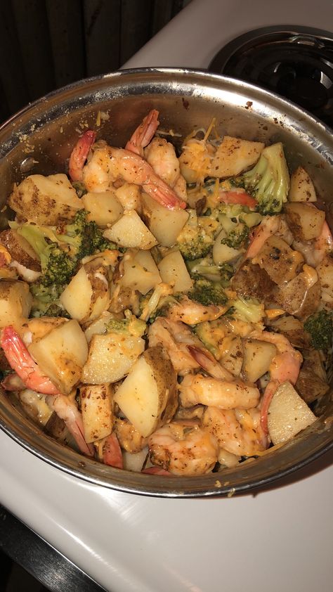 Buttery Garlic Potato Shrimp & Broccoli Potato Shrimp, Shrimp Broccoli, Sea Foods, Weekly Dinner, Shrimp And Broccoli, Grilled Potatoes, Main Courses, Breakfast Lunch Dinner, Family Recipes