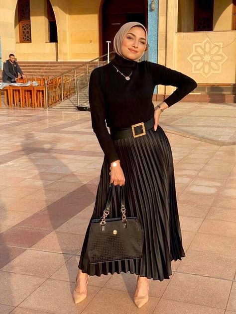 Classy Skirt Outfits, Mode Zara, Modest Fashion Hijab, Muslim Fashion Hijab Outfits, Hijabi Fashion Casual, Muslim Fashion Hijab, Hijabi Outfits Casual, Modesty Fashion, Muslimah Fashion Outfits