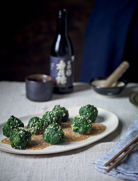 Spinach gomae Gomae Recipe, Japanese Spinach, Spinach Balls, Ragu Recipe, Quiche Dish, Vegan Asian, Steamed Broccoli, Quiche Recipes, House Garden