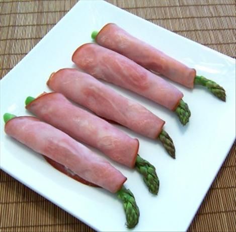 Ham and Asparagus Roll-ups from Food.com:  made these today, they were great!  								Adapted from a recipe at kraftfoods. It's very easy, and low fat too! Easy Recipes For Thanksgiving, Pickle Appetizer Recipes, Ham And Asparagus, Wrapped Pickles, Ham Roll Ups, Asparagus Rolls, Ham Wraps, Asparagus Wraps, Pickled Asparagus