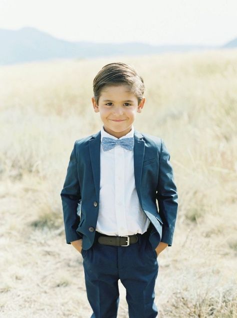 Navy suit and adorable bowtie: http://www.stylemepretty.com/little-black-book-blog/2017/01/02/rustic-elegant-montana-ranch-wedding/ Photography: Simply Sarah - http://simplysarah.me/ Ring Bearer Outfit Navy, Wedding Outfit For Boys, Ring Bearer Flower Girl, Ring Boy, Bearer Outfit, Ring Bearer Outfit, Rustic Romance, Boys Summer, Navy Outfit