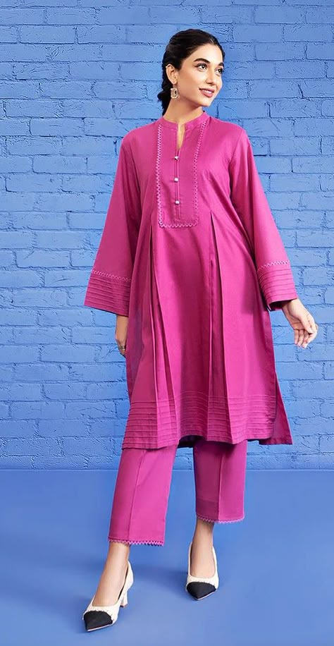 Kurti Sleeves, Lace Dress Design, Designing Ideas, Simple Kurta Designs, Designer Kurti Patterns, Crochet Cable, Pakistani Dresses Casual, Girls Frock Design, Kurta Neck Design