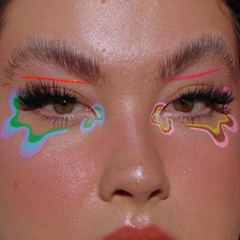 Glitter Face Makeup, Neon Eyeshadow, Classy Makeup, Rhinestone Makeup, Learn Makeup, Neon Makeup, Wavy Lines, Colored Eyeliner, Edgy Makeup