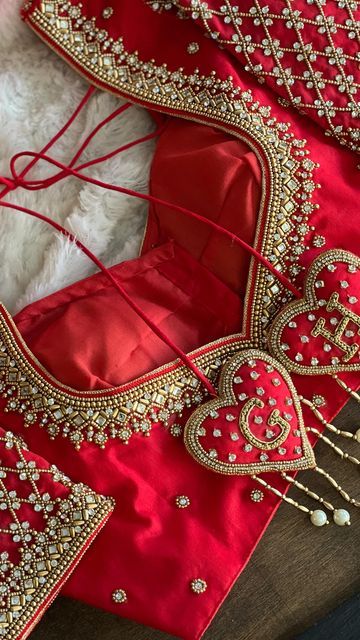 Manasa Devi, Magam Work Designs, Handwork Blouse, Magam Work, Cutwork Blouse, Blouses Designs, Aari Blouse, Maggam Works, Fashionable Saree Blouse Designs