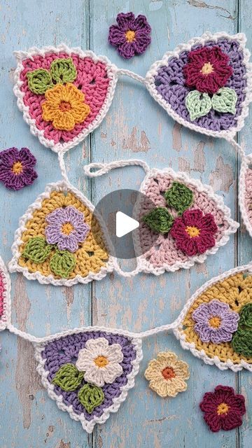 Crochet Primrose, Crochet Granny Stitch, Crochet Bunting, Crochet Inspiration, Crochet Lovers, Spring Vibes, Crochet Granny, Spring Garden, Bunting