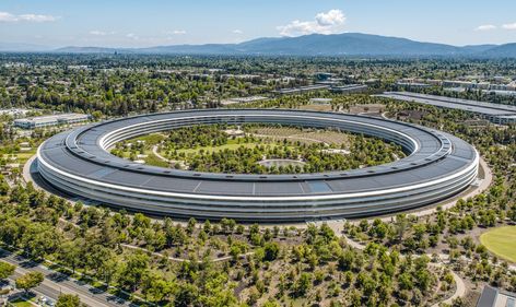 Gallery of Norman Foster to Receive the 225 Andrée Putman Lifetime Achievement Award - 2 Fantastic Architecture, Cupertino California, Andree Putman, Apple Park, Foster Partners, Norman Foster, Lifetime Achievement Award, California Usa, The Fosters