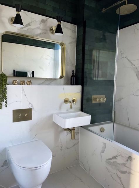 Modern Victorian Bathroom, Small Dark Bathroom, Green Marble Bathroom, Green Bathroom Ideas, Luxury Tiles, Dark Green Bathrooms, Luxury Bathroom Tiles, Green Tile Bathroom, Marble Tile Bathroom