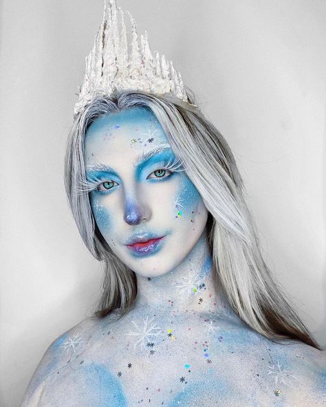 Ice Queen Face Paint, Winter Makeup Looks Ice Queen, Fairy Fantasy Makeup, Ice Makeup, Ice Queen Makeup, Wonderland Makeup, Fantasy Inspo, Avant Garde Hair, Christmas Makeup Look