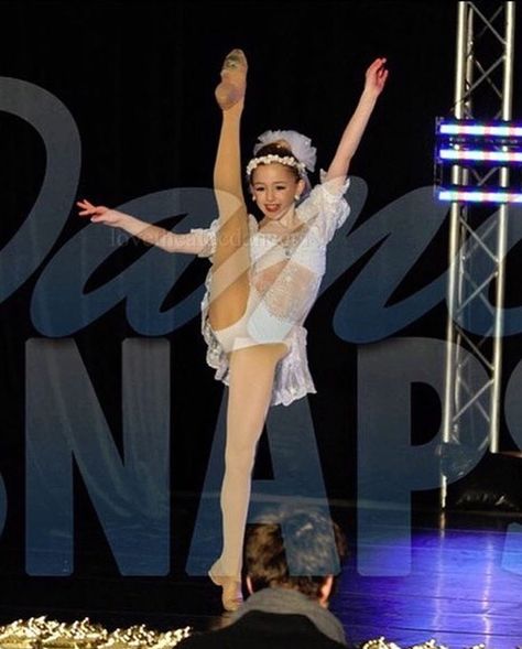 Ma, He's Making Eyes At Me | Chloe Lukasiak Wiki | Fandom Chloe Lukasiak Dance, Chloe Lukasiak, Girl Celebrities, Dance Company, Dance Photos, Musical Theatre, Dance Moms, Flapper Dress, Chloe