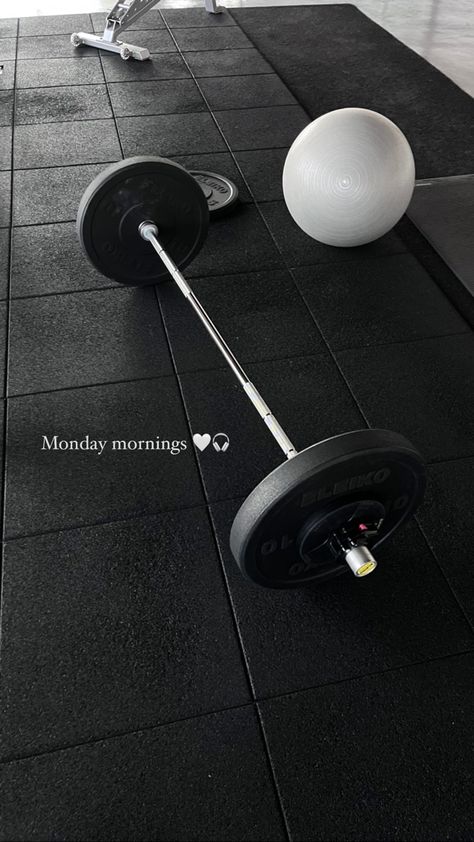 Gym Weights Aesthetic, Weights Aesthetic, Gym Motivation Wallpaper, Morning Gym, Workout Pics, Poster Sport, Fitness Vision Board, Gym Wallpaper, Gym Pictures