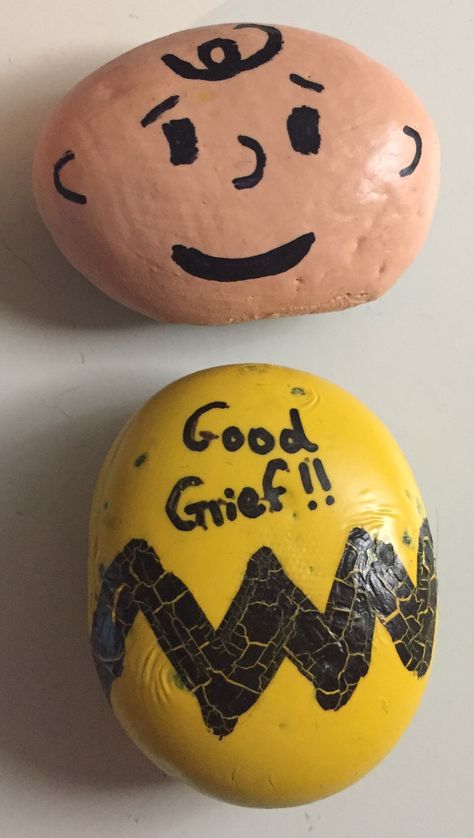 Peanuts Charlie Brown Painted Rock Designs Peanuts Rock Painting, Charlie Brown Painted Rocks, Painted Rock Designs, Summer Rocks, Library Programming, Rock Designs, Funny Rock, Egg Ideas, Peanuts Charlie Brown