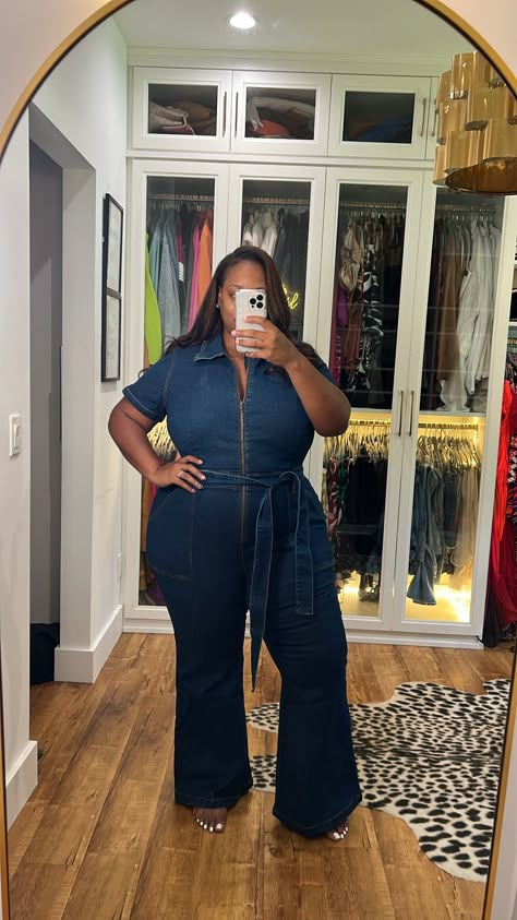 Plus Size Fall denim jumpsuit with a waist tie belt. Super stretchy denim fabric which makes it perfect to wear for everyday Plus Size Denim Jumpsuit Outfit, Fall Denim Jumpsuit, Denim Jumpsuit Fall, Fall Button-up Denim Jumpsuit With Button Closure, Denim Outfit Plus Size, Plus Size Denim Outfits, Denim Outfit Winter, Affordable Mid-rise Denim Jumpsuit With Pockets, Plus Size Denim Jumpsuit