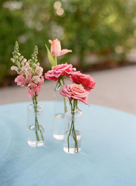 Valentines Bud Vases, Bud Vases With Pink Flowers, Sweet Pea Bud Vase, Bud Vases Pink Flowers, Colored Bud Vases, Pink Bud Vases, Low Wedding Centerpieces, Glass Vase Wedding Centerpieces, Small Vases With Flowers