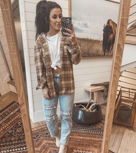 Chelsea Houska Style, Edgy Mom Outfits, Edgy Mom Style, Stylish Mom Outfits, Chelsea Deboer, Chelsea Houska, Trendy Mom Outfits, Post Partum Outfits, Mommy Outfits