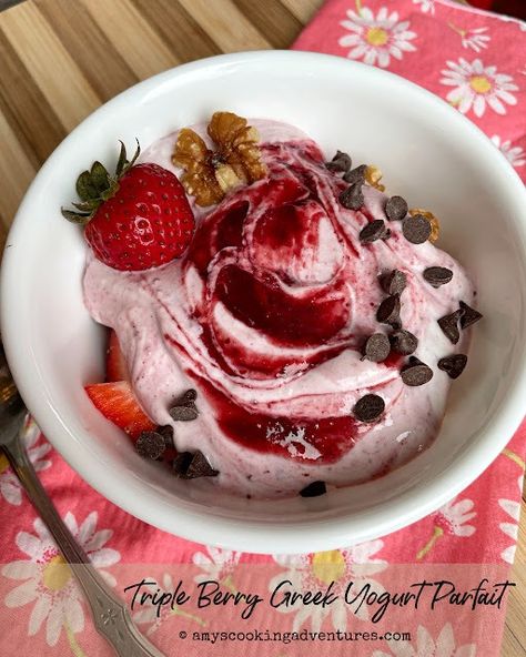 Triple Berry Greek Yogurt Parfait Parfait Yogurt Recipes, Strawberry Greek Yogurt Dessert, Best Yogurt Parfait Recipe, Greek Yogurt Parfait Recipes, Mixed Berry Dessert, Strawberry Chia Seed Pudding, Greek Yogurt Dessert, Freezer Cookies, Low Carb Greek Yogurt