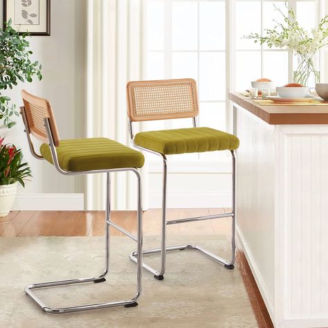 This mid-century elegant barstool combines a rattan backrest with velvet upholstered seat, perfect for retro and modern style. The seat upholstered in premium velvet fabric features high-density sponge to add its excellent comfort. Modern Kitchen Stools, Rattan Counter Stools, Mid Century Modern Bar, Rattan Bar Stools, Kitchen Stool, Mid Century Modern Kitchen, Counter Bar, Counter Height Bar, Retro Interior