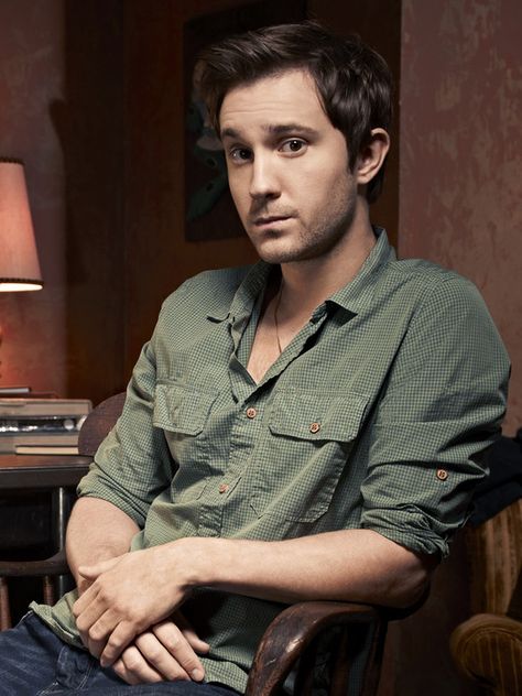 Josh Levison - A WAY much better werewolf than the one that runs around shirtless. Sam Huntington, Being Human Uk, Character Inspiration Male, Vampires And Werewolves, Puppy Dog Eyes, Being Human, Sweet Guys, Shows And Movies, Face Men