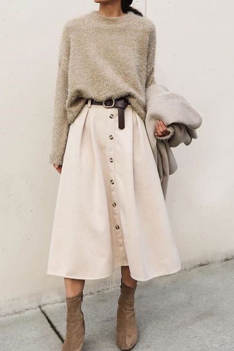 Fashion Movement, Look Zara, Cream Skirt, Boating Outfit, Elegant Fall, Outfit Trends, 가을 패션, Fashion 2020, Mode Vintage