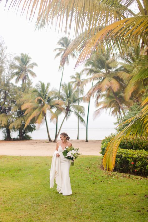 wedding flowers bouquet Rio Grande Puerto Rico, Hyatt Regency, Wedding Team, Wedding Dj, Candid Photography, Flower Bouquet Wedding, Rio Grande, Photo Sessions, Perfect Wedding