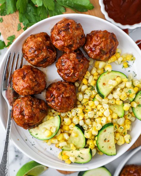 Summer Meatball Dinner, Bbq Meatballs Meal Prep, Ground Turkey Bbq Meatballs, Bbq Meatball Meals, Healthy Bbq Meatballs, Meatball Healthy Recipes, Easy Ground Turkey Meatballs, Summer Meatball Recipes, Meatball Lunch Ideas