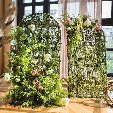 Moss wedding decor