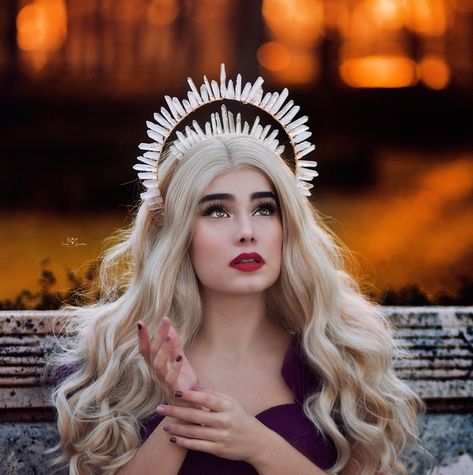 Celestial Headpiece, Wedding Celestial, Quartz Tiara, Crystal Crown Tiaras, Tiara Headpieces, Halo Crown, Eclectic Wedding, Tiara Hairstyles, Aura Crystals