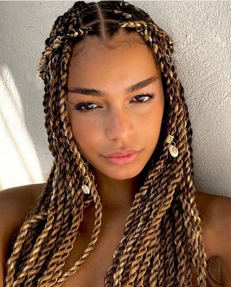 Unlock your ultimate style: dive into Senegalese twists! Explore techniques, trends, and transformations in this must-read Senegalese twist guide. Click the article link for more photos and inspiration like this // #boxbraids #fauxlocs #goddessbraids #knotlessbraids #locs #longknotlessbraids #senegalesetwist #senegalesetwisthair Braided Hairstyles Brown, Pam Hughes, Black Hair Protective Styles, Hairstyles Brown, Twists Hairstyles, Senegalese Twist Hairstyles, Senegalese Twist Braids, Senegalese Twists, Instagram Hairstyles