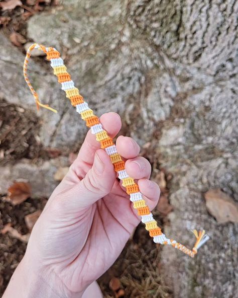 This is the first bracelet I've finished for @aliciacraftbracelets ' challenge so far! I'm excited to make the other bracelets I have planned for this challenge. 😊🍂🧡 #halloweenbraceletbingo #halloweenbracelet #halloween #Autumn #fall #friendshipbracelets #bracelets #fallfashion #fallcolors #candycorn #handmadebracelets #bracelets Christmas Thread Bracelets, Yarn Bracelets, Halloween Bracelet, Halloween Autumn, Thread Bracelets, Bracelet Ideas, Friendship Bracelet Patterns, Candy Corn, Bracelet Patterns