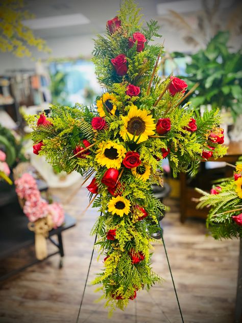 Red Roses And Sunflowers, Floral Projects, Sunflowers And Roses, Casket Sprays, Memorial Flowers, Cemetery Flowers, Sunflower Bouquets, Reception Ideas, Red Rose