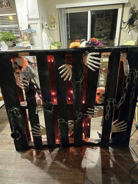 Halloween decorations on a budget/DYI | Everything from Dollar tree except the pallet | Facebook Halloween Decorations On A Budget, Diy Everything, Pallet Halloween, Decorations On A Budget, Halloween Diy Outdoor, Dollar Tree Halloween, Halloween Templates, Halloween Decorations Diy Outdoor, Spooky Halloween Party