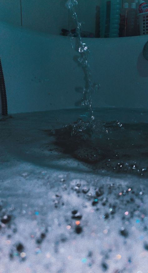 Bath Water Aesthetic, Bathtub Snap, Fake Bubbles, Bathtub Aesthetic, Aesthetic Snapchat, Aesthetic Bath, Sunshine Girl, Snap Snapchat, Water Aesthetic