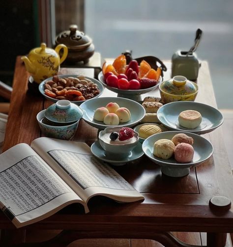 Asian Tea Party, Chinese Tea Party, Chinese Food Art, Chinese Tea Table, Asian Tea, Chinese Tea, Food Obsession, Cafe Food, International Recipes