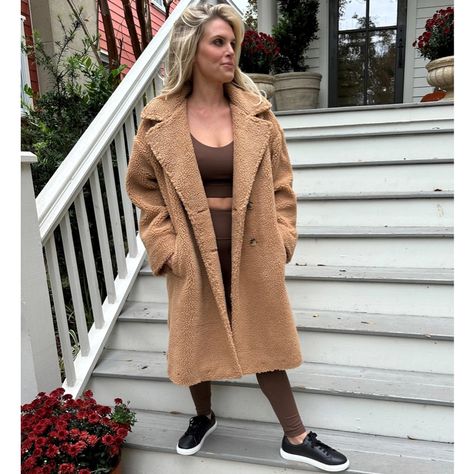 Madison LeCroy’s Brown Workout Outfit | Big Blonde Hair Madison Lecroy Workout, Madison Lecroy, Big Blonde Hair, Blazers Shoes, Celebrity Fashion Looks, Bravo Tv, Athleisure Wear, Workout Outfit, Southern Charm