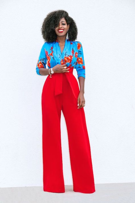 Floral Bodysuit + High Waist Belted Pants Celana Fashion, Style Pantry, Red Flare, Floral Bodysuit, Chic Pants, Belted Pants, Simply Chic, Chic Outfit, Pinterest Fashion